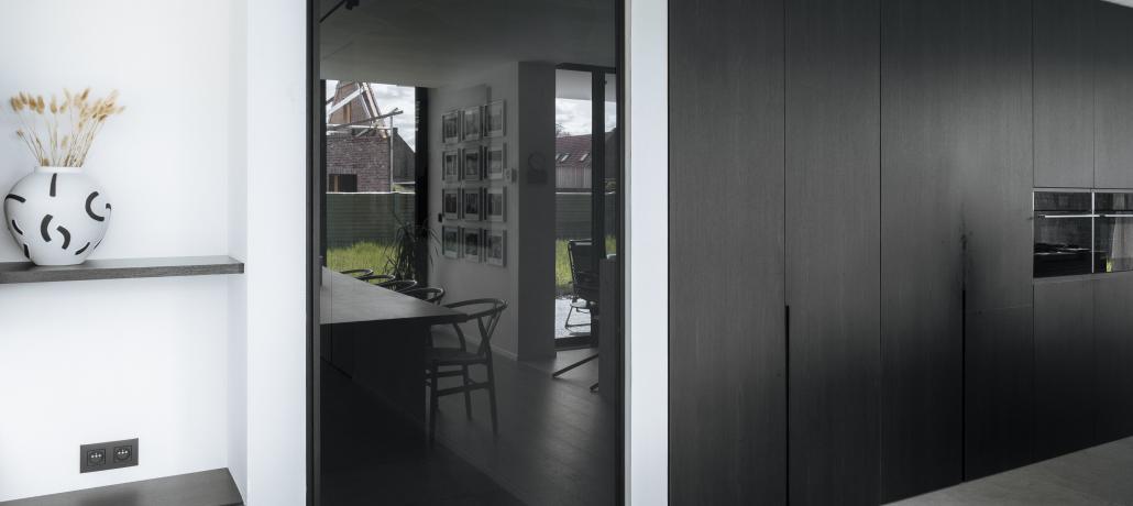 Stalen deur met grijs glas - DAGMAAT